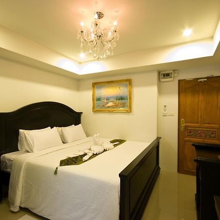 Richly Villa Банкок Екстериор снимка