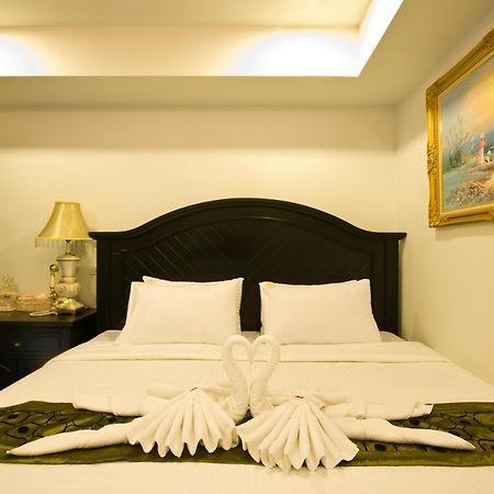 Richly Villa Банкок Екстериор снимка