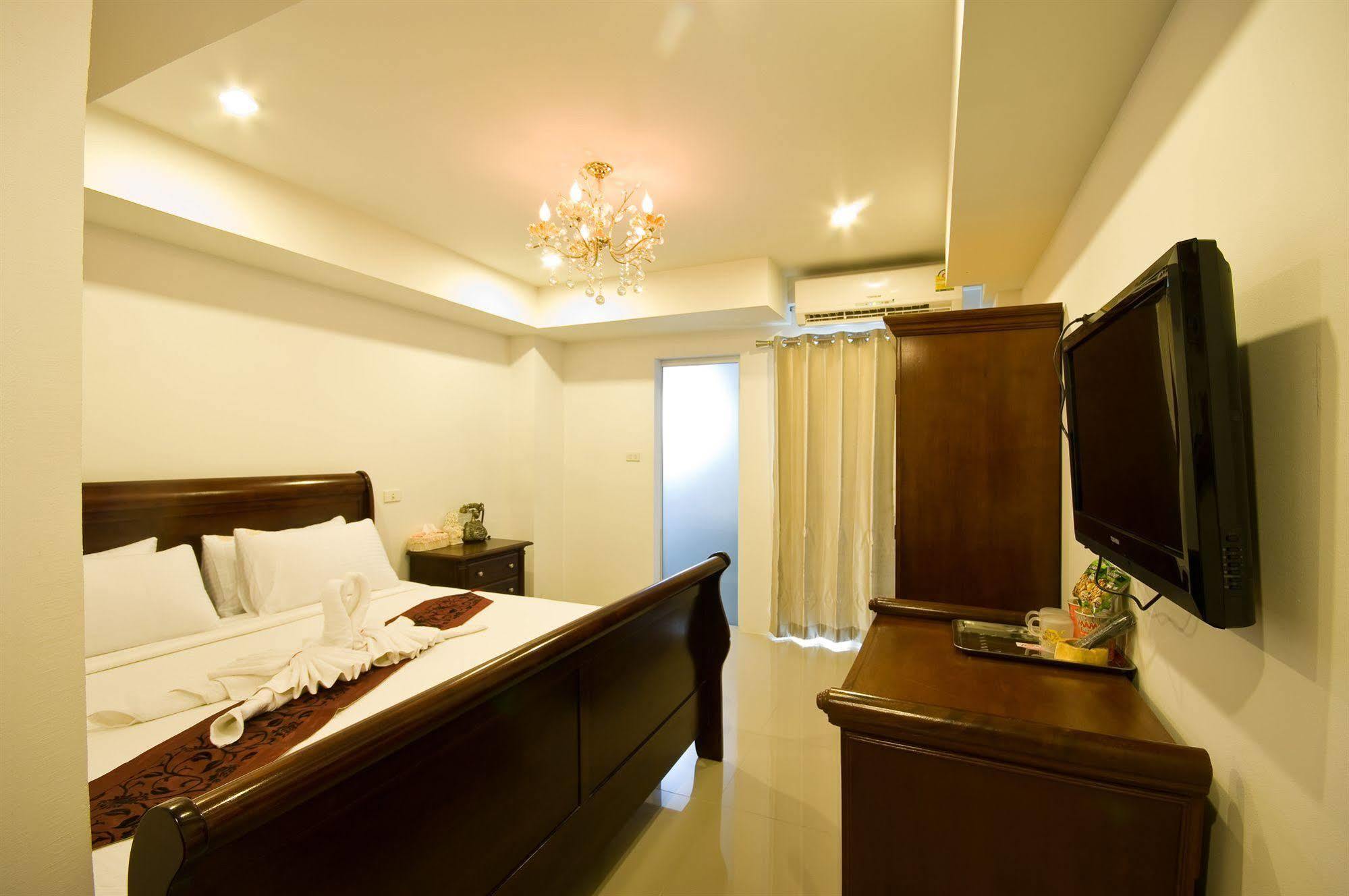 Richly Villa Банкок Екстериор снимка