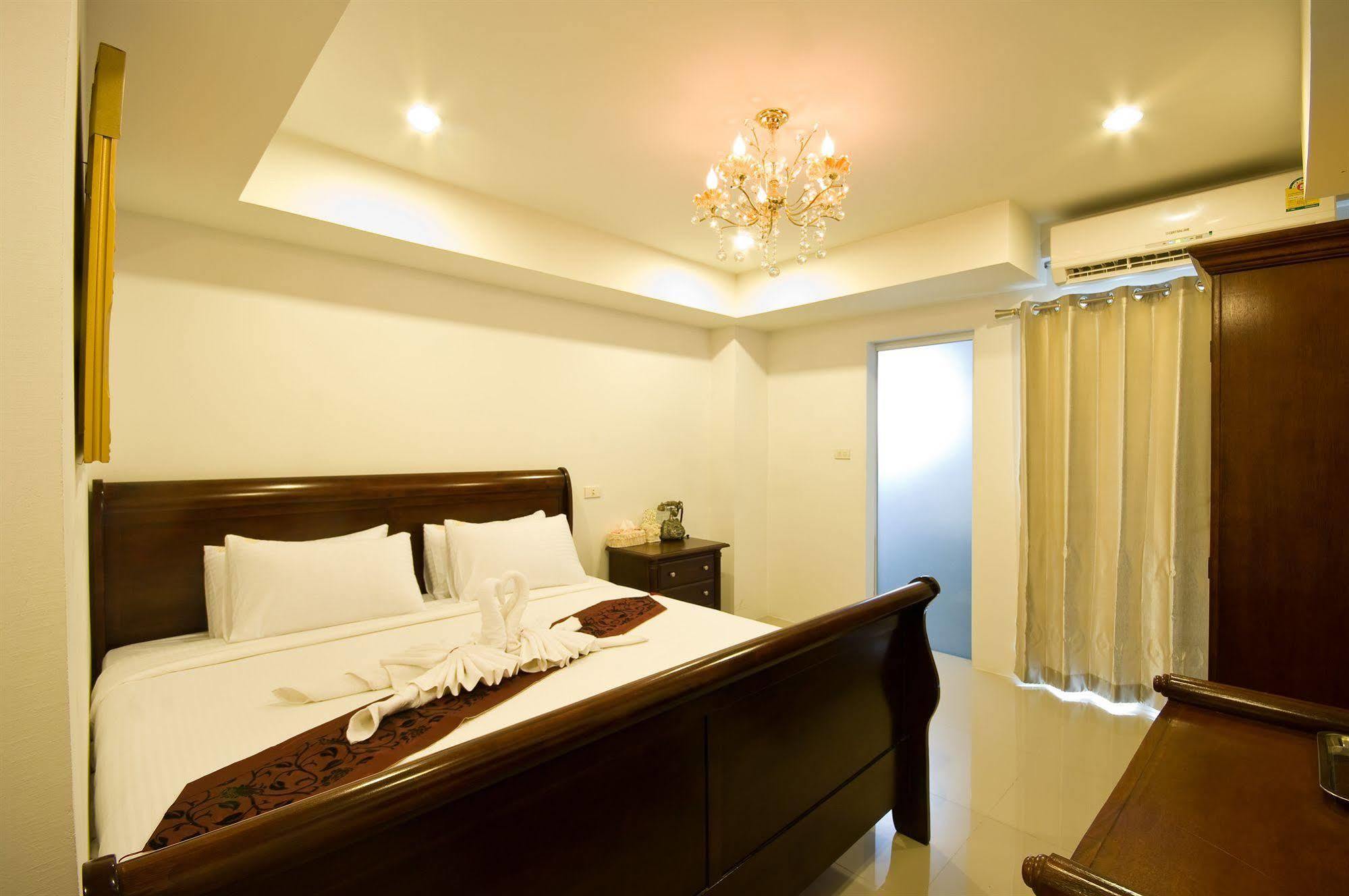Richly Villa Банкок Екстериор снимка